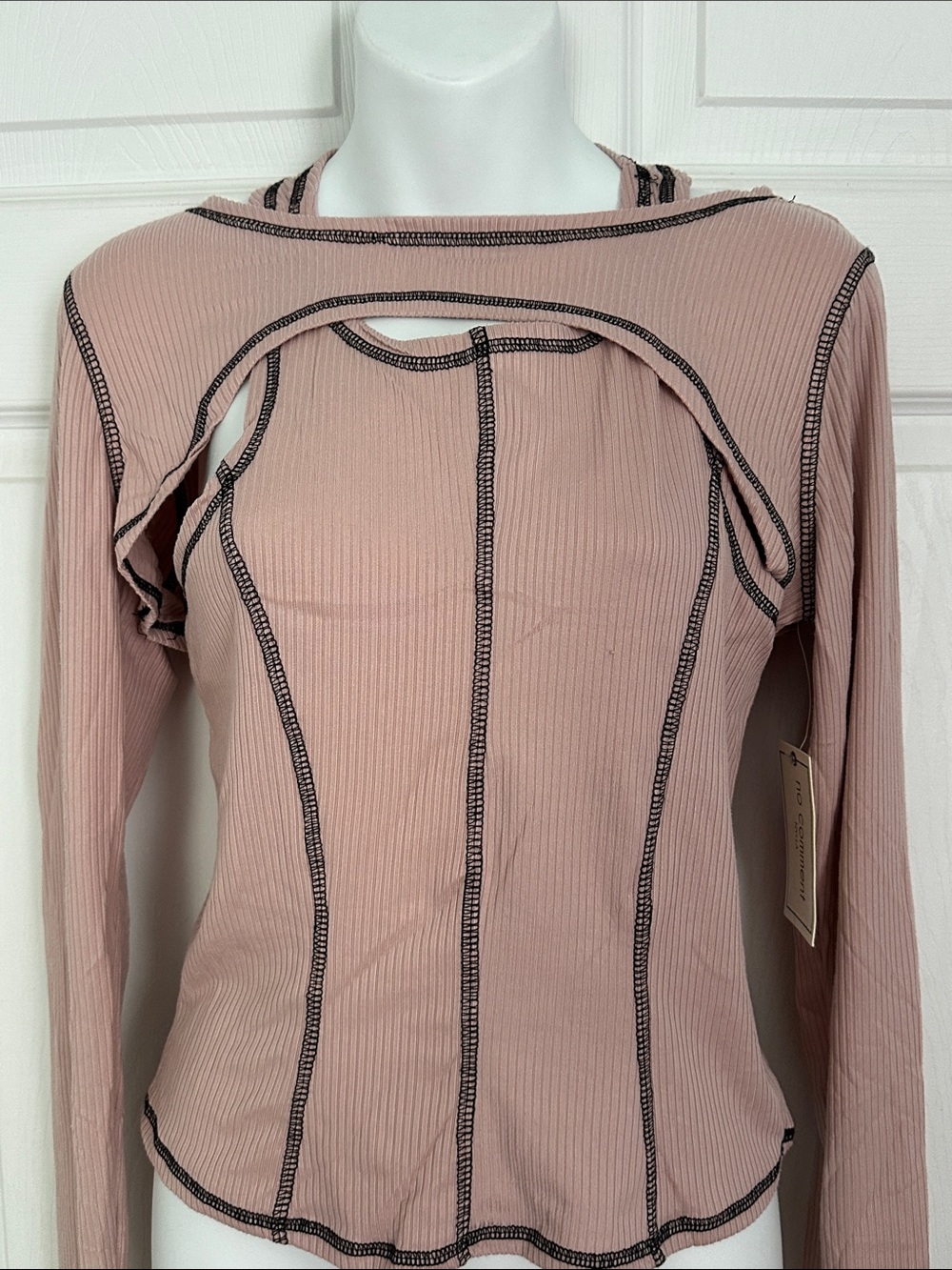 No Comment Ribbed Cutout Long-Sleeve Top in Dusty Rose Size L Like New * snag